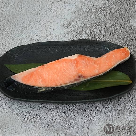 半月切鮭魚(圖)