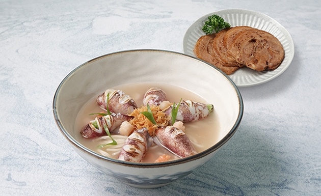 小卷魚介豚骨拉麵(圖)